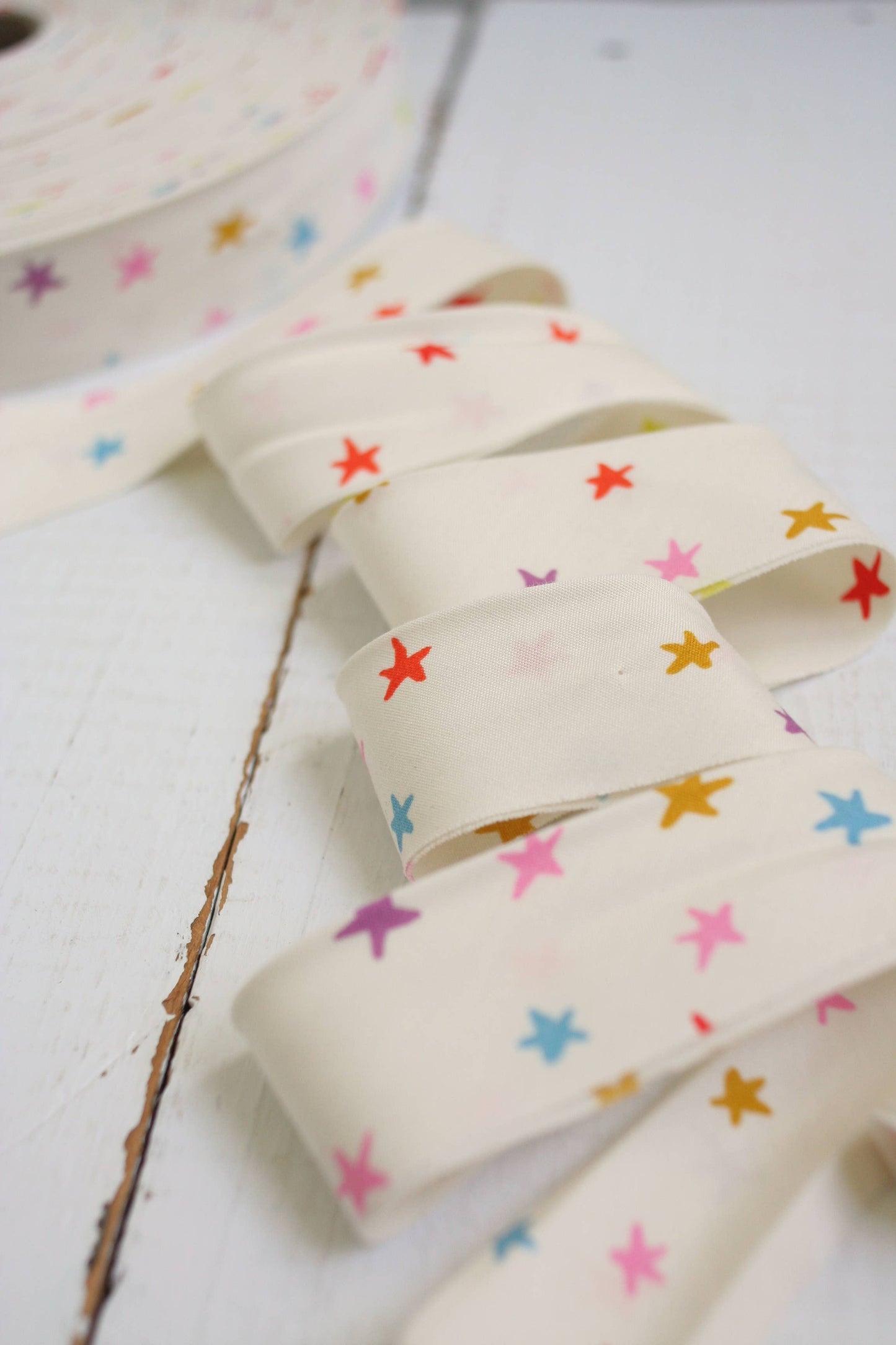 2.5" Bias Quilt Binding – Starry Multi (Ready-Made Cotton Binding)