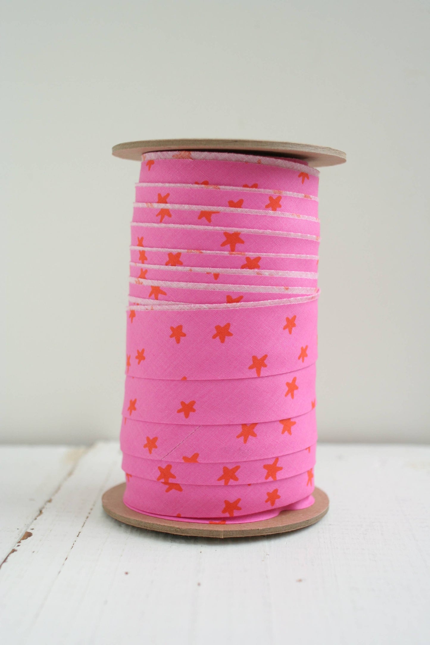 2.5" Bias Quilt Binding, Starry Vivid Pink, Baby Quilt Trim
