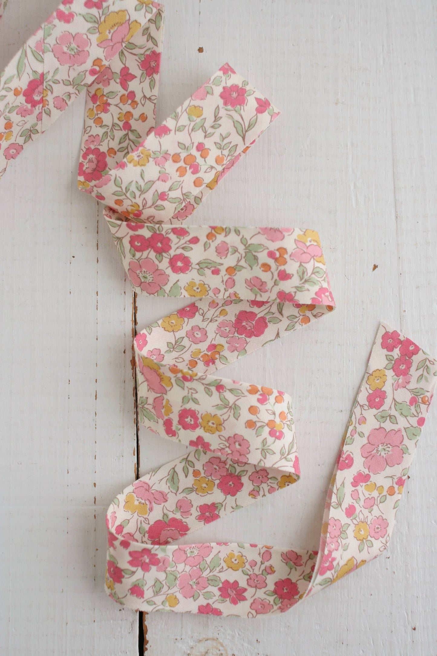 2.5" Bias Quilt Binding Pink Floral Premade Cotton Binding