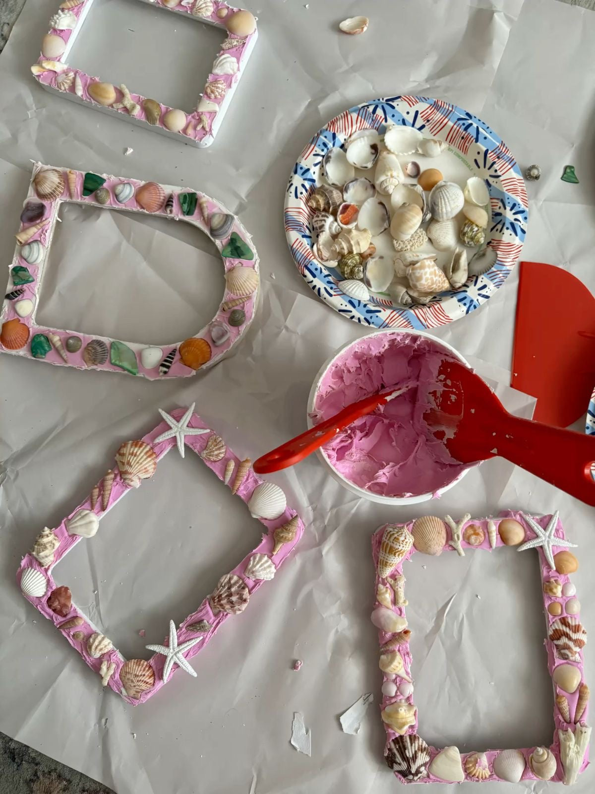 Kids Club - Decorate A Photo Frame
