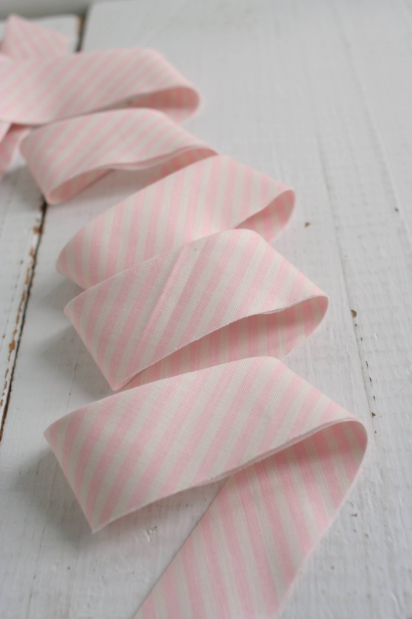 2.5" Bias Quilt Binding-Bias Pink Stripe, 100% Cotton Trim