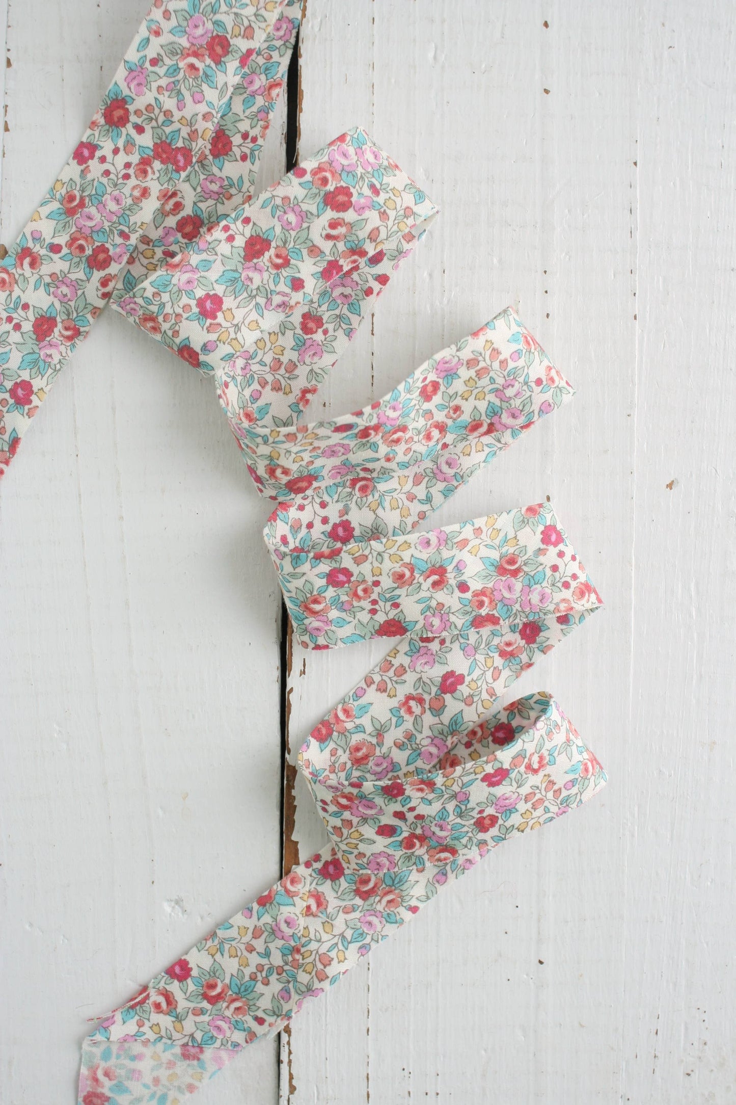 2.5" Bias Quilt Binding – Bouquet Blossom (Ready-Made Cotton Binding)