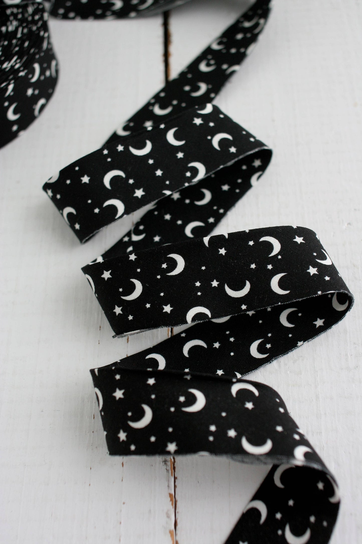 2.5" Bias Quilt Binding GLOW IN THE DARK Halloween