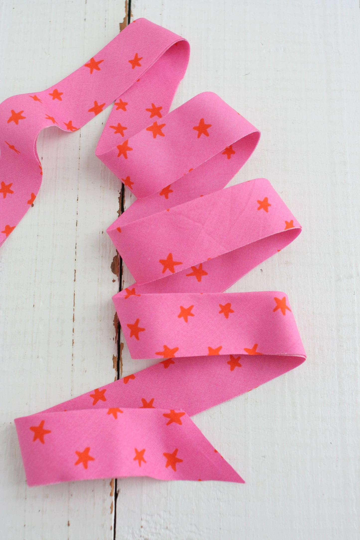 2.5" Bias Quilt Binding, Starry Vivid Pink, Baby Quilt Trim
