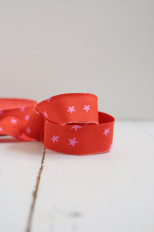 2.5" Bias Quilt Binding – Starry Warm Red (Ready-Made Cotton Binding)