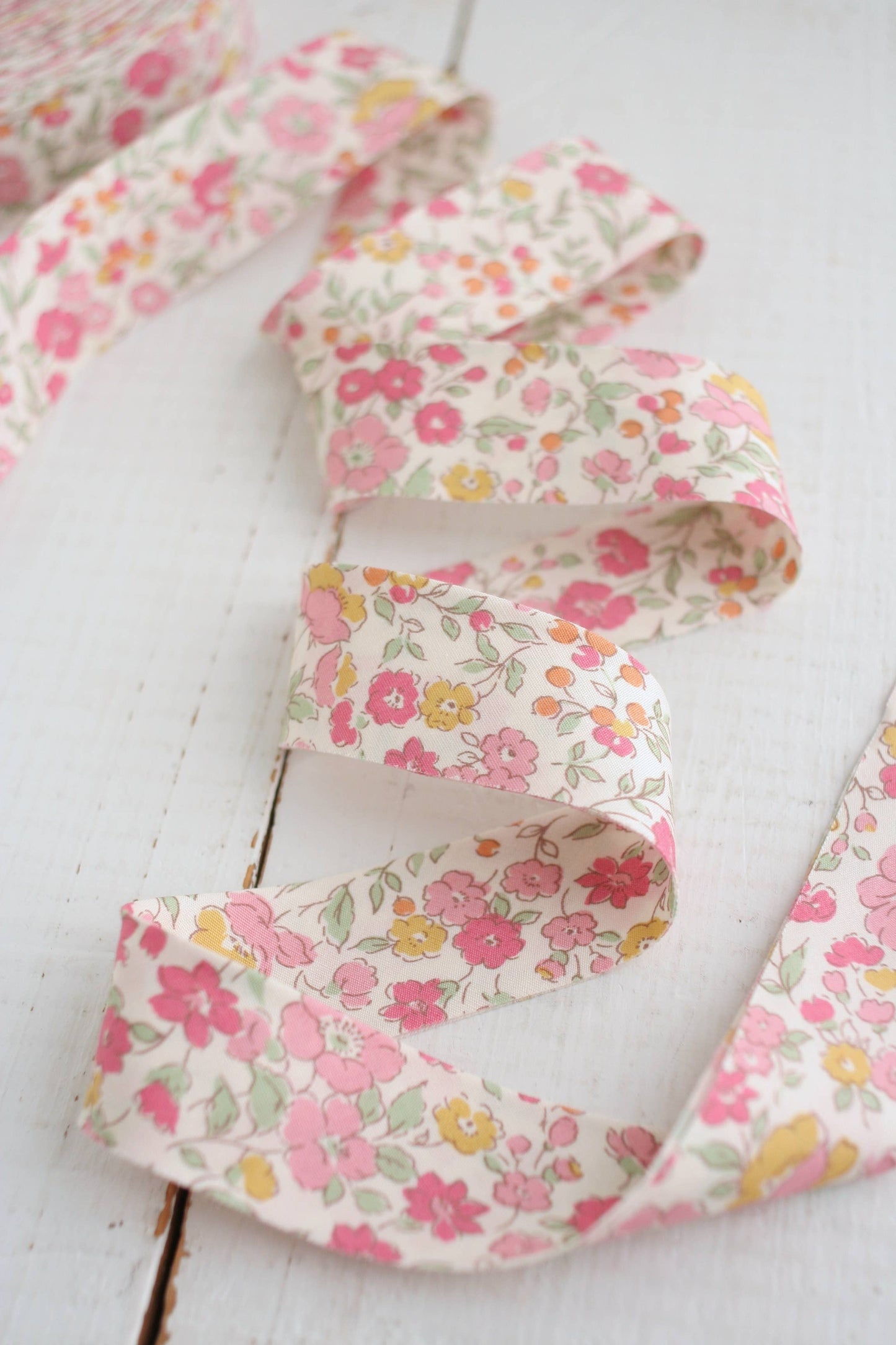 2.5" Bias Quilt Binding Pink Floral Premade Cotton Binding