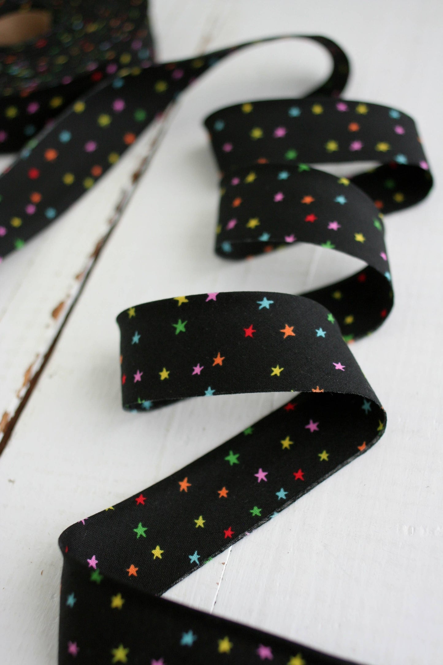 2.5" Bias Quilt Binding – Starry Vivid Rainbow, Notions