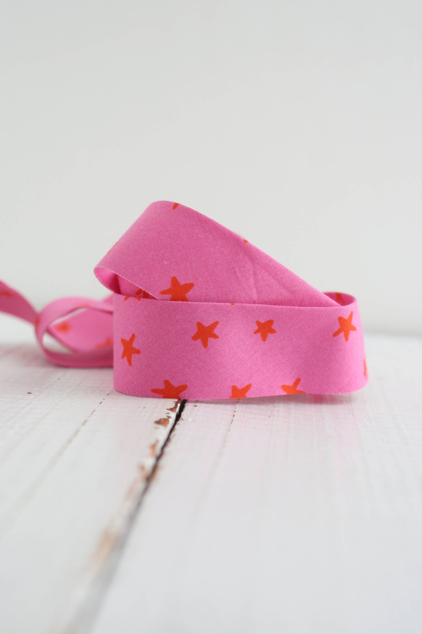 2.5" Bias Quilt Binding, Starry Vivid Pink, Baby Quilt Trim